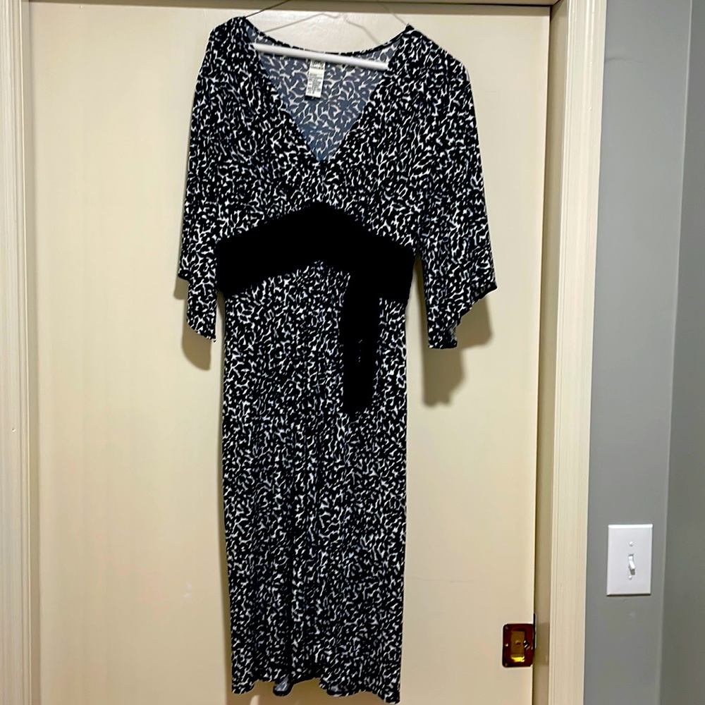 Dress for all occasions. Chest 30”, length 26”, sleeve 13”